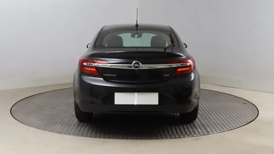 Opel Insignia -