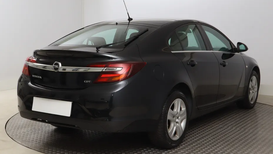 Opel Insignia -