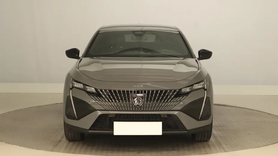 Peugeot 408 -