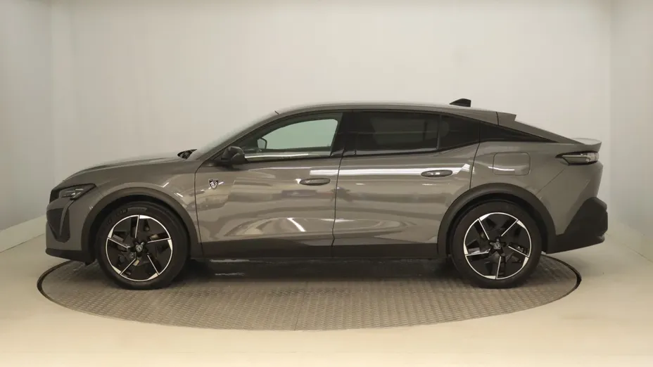 Peugeot 408 -