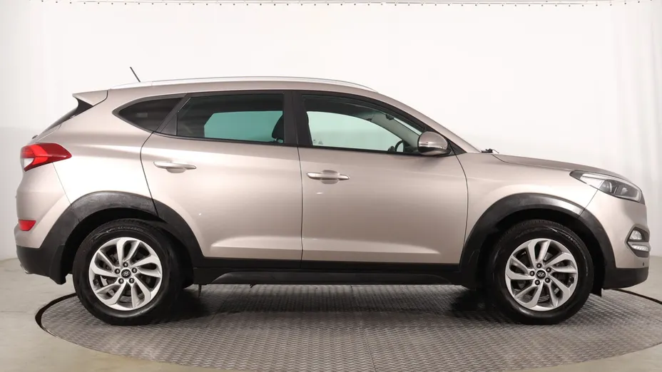 Hyundai Tucson -
