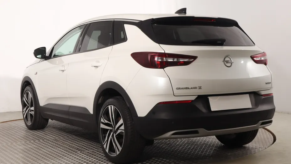 Opel Grandland -