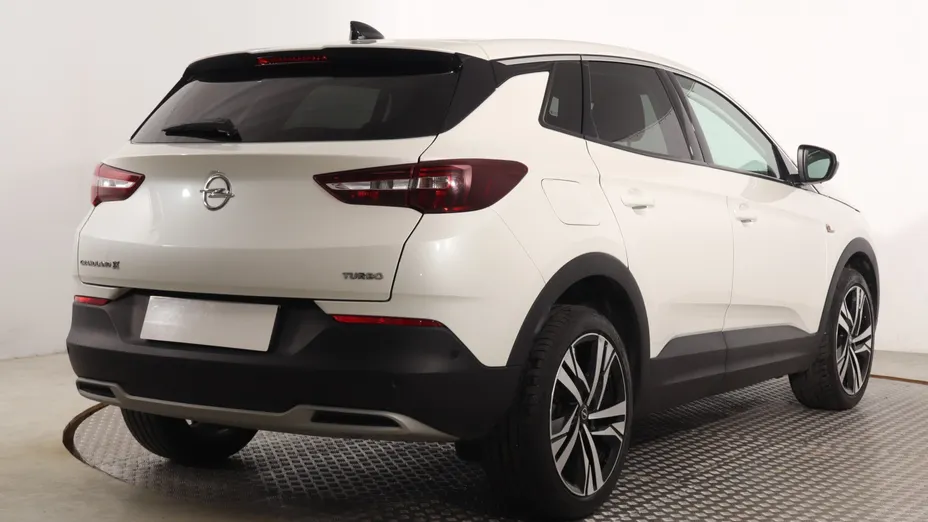 Opel Grandland -