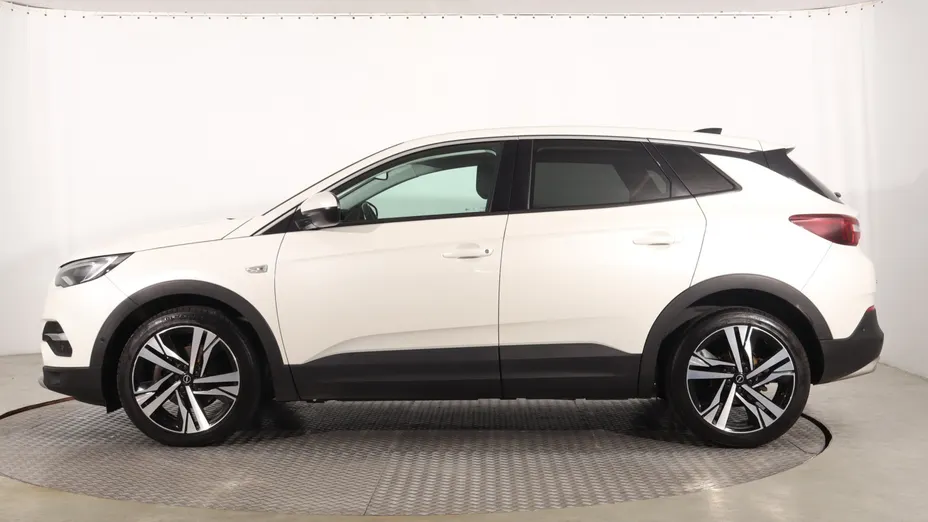 Opel Grandland -