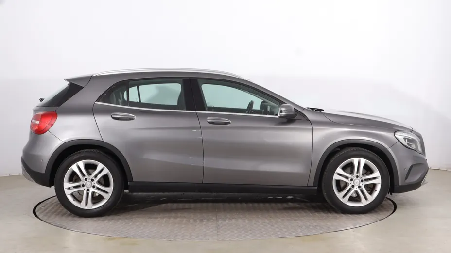 Mercedes GLA -