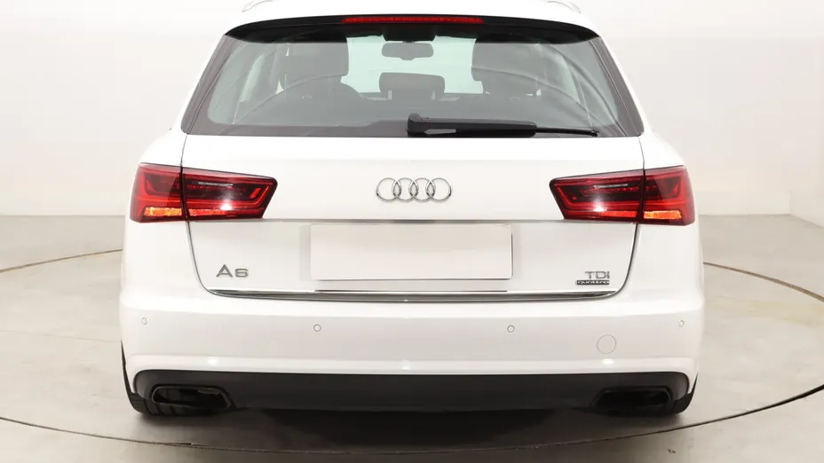 Audi A6 -