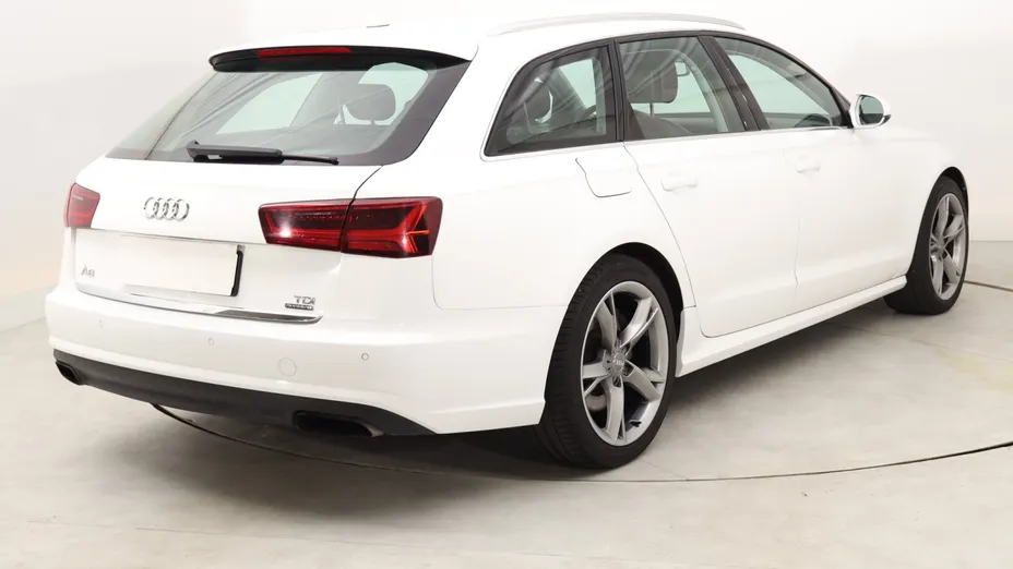 Audi A6 -