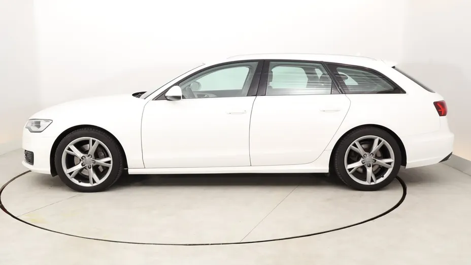 Audi A6 -