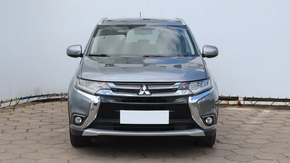 Mitsubishi Outlander -