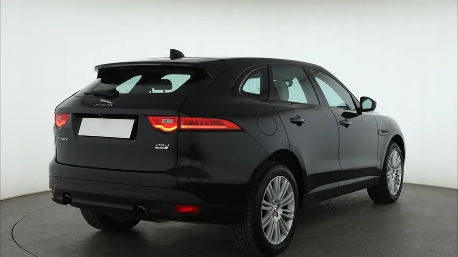 Jaguar F-Pace -