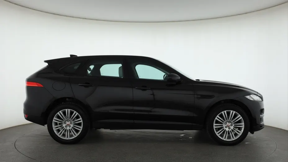 Jaguar F-Pace -