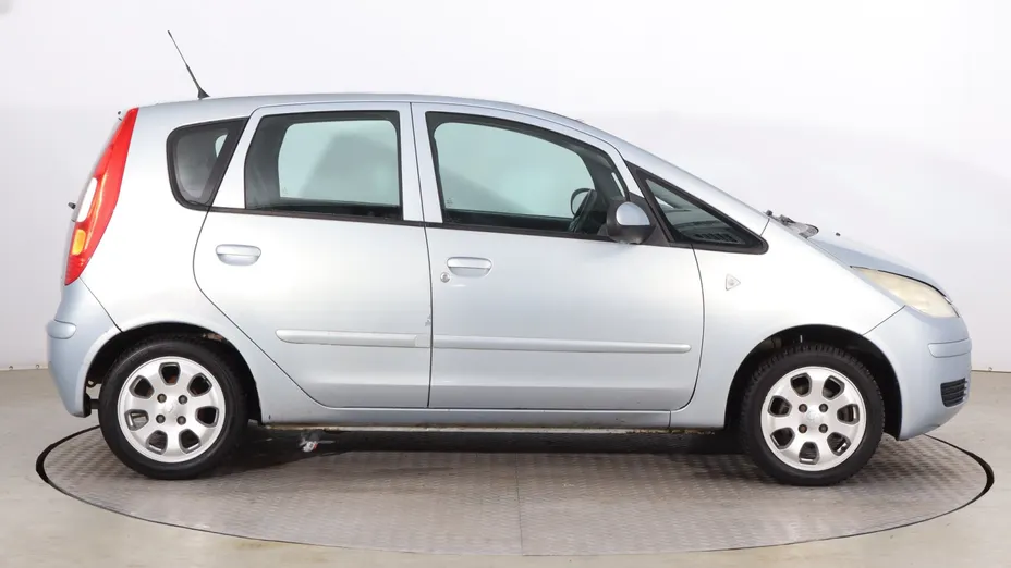 Mitsubishi Colt -