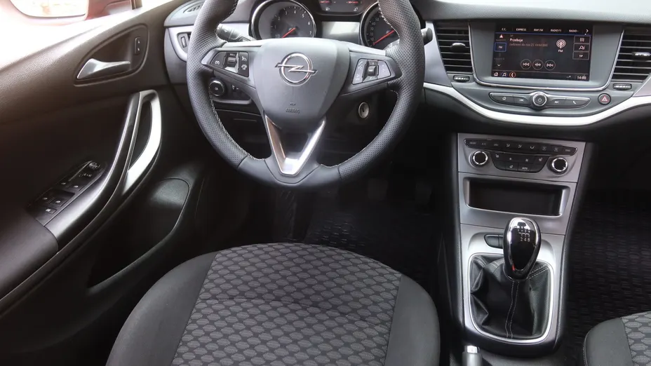 Opel Astra -