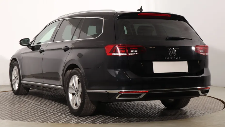 VW Passat -
