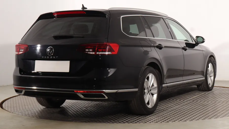 VW Passat -