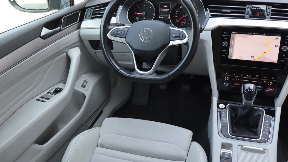 VW Passat -