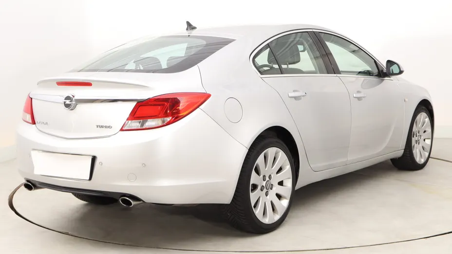 Opel Insignia -