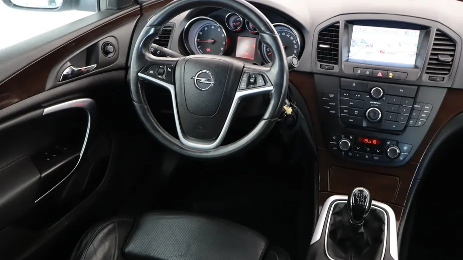 Opel Insignia -