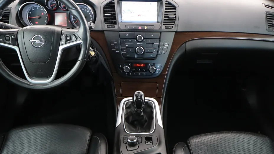 Opel Insignia -