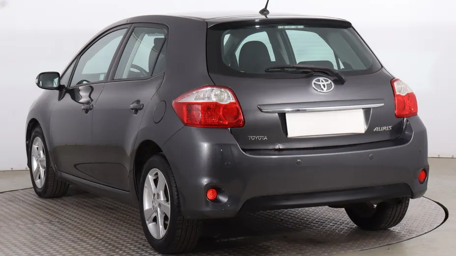 Toyota Auris -