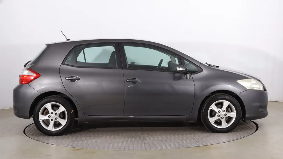 Toyota Auris -