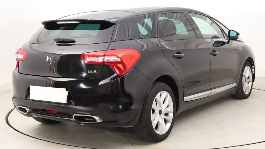 DS 5 -