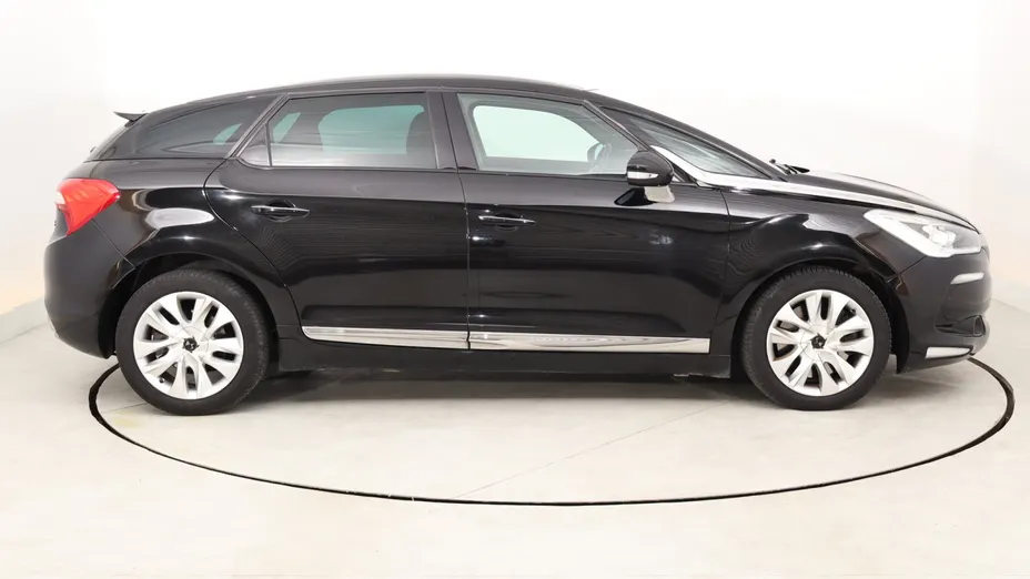 DS 5 -