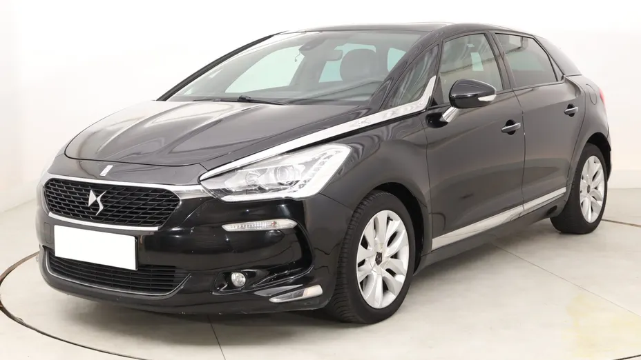 DS 5 -