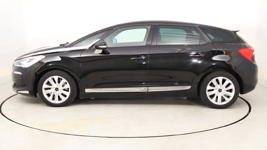 DS 5 -
