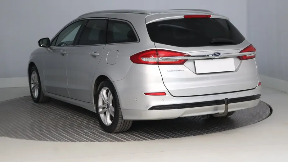 Ford Mondeo -