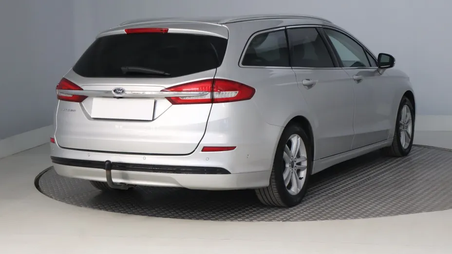 Ford Mondeo -