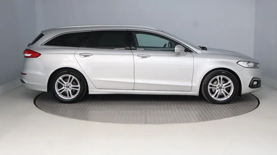 Ford Mondeo -