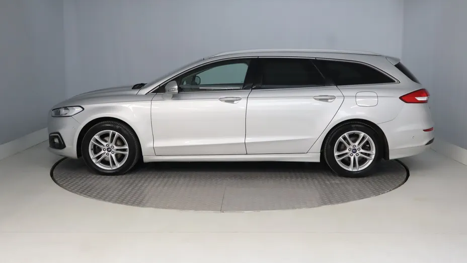 Ford Mondeo -
