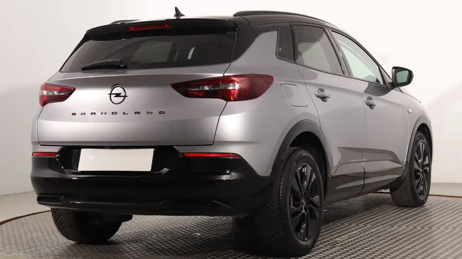 Opel Grandland -