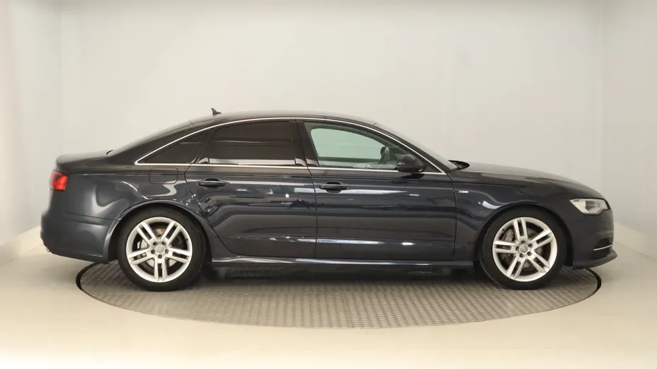 Audi A6 -