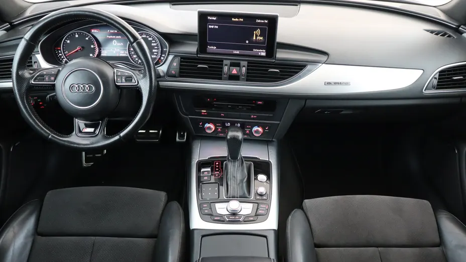 Audi A6 -