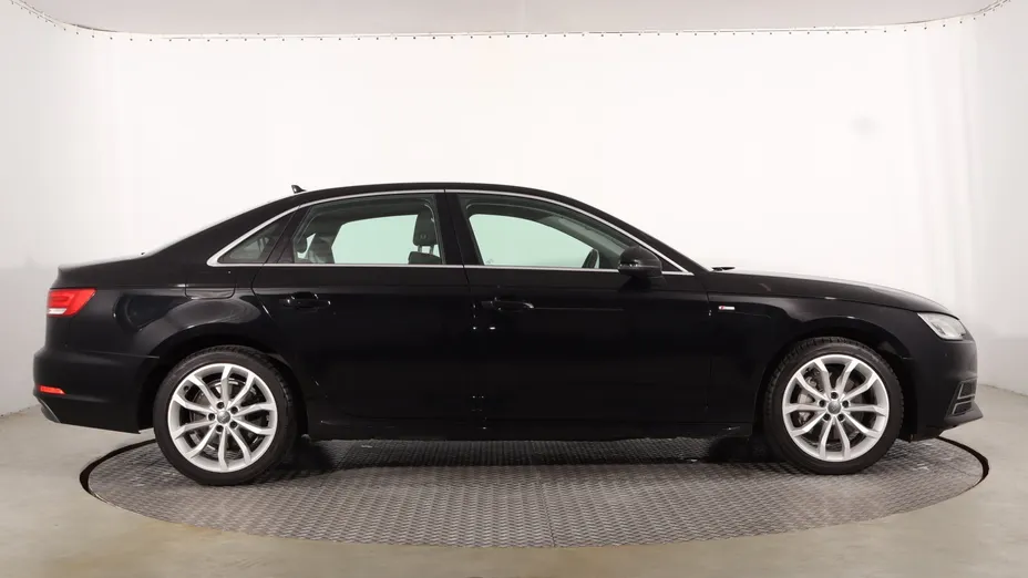 Audi A4 -