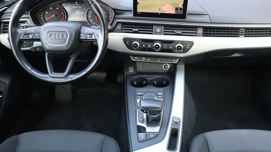 Audi A4 -