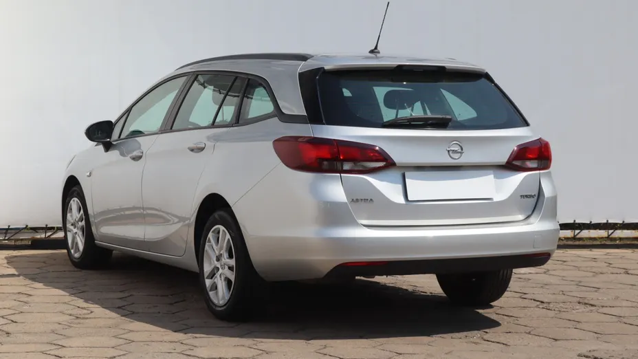 Opel Astra -