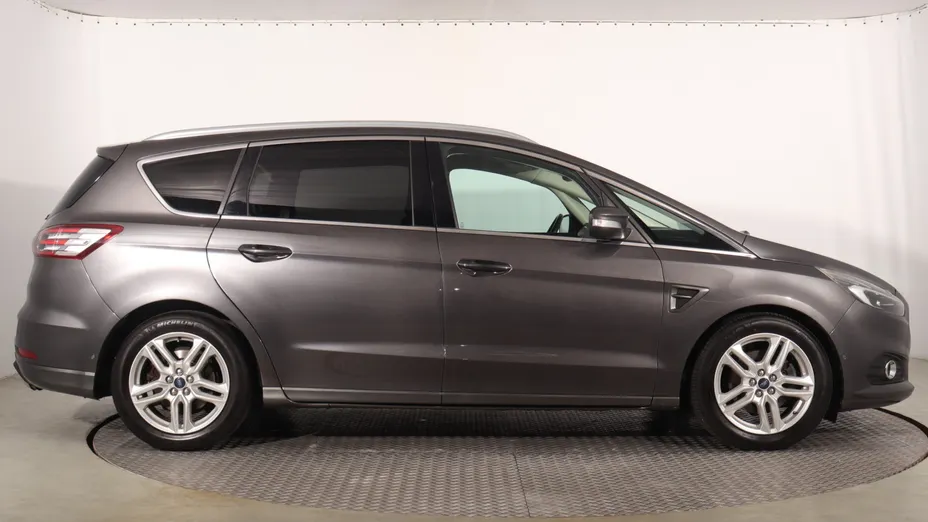 Ford S-MAX -
