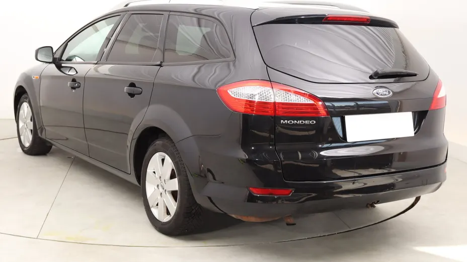 Ford Mondeo -
