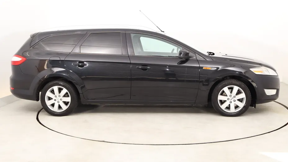 Ford Mondeo -