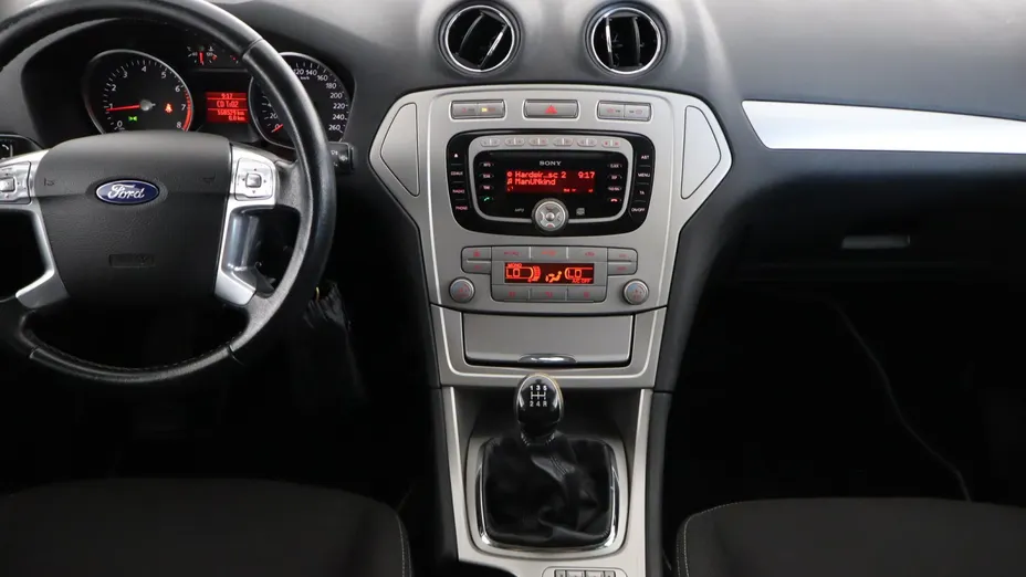 Ford Mondeo -