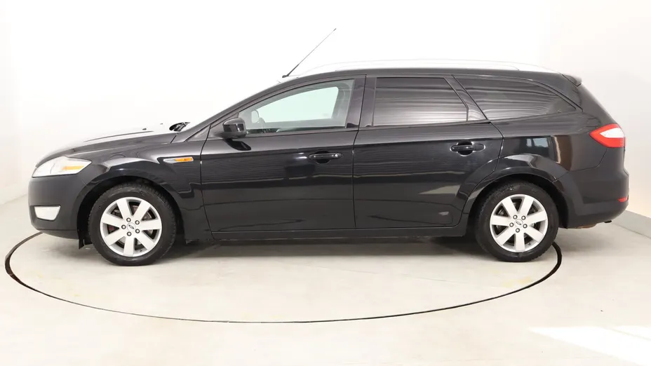 Ford Mondeo -
