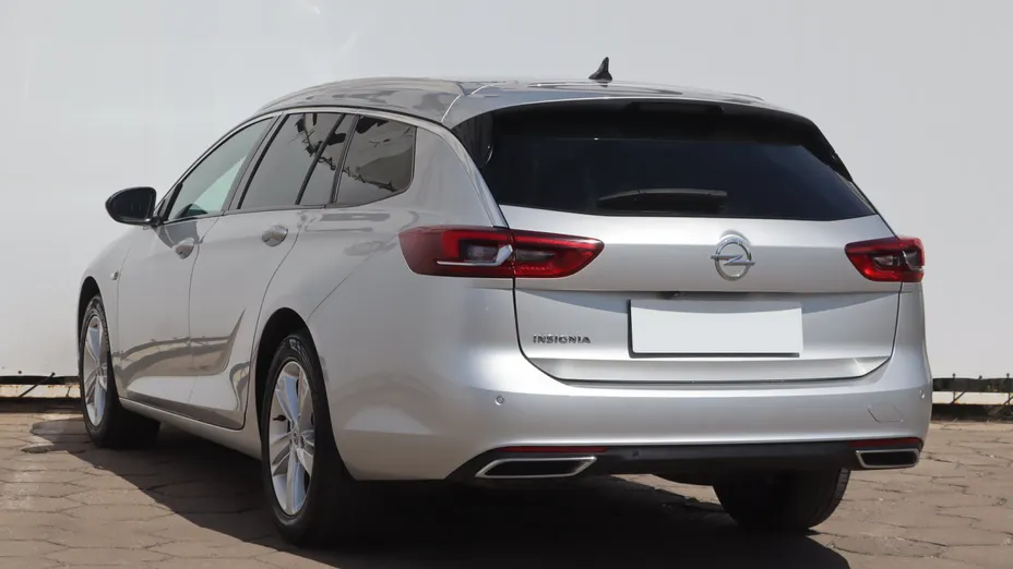 Opel Insignia -