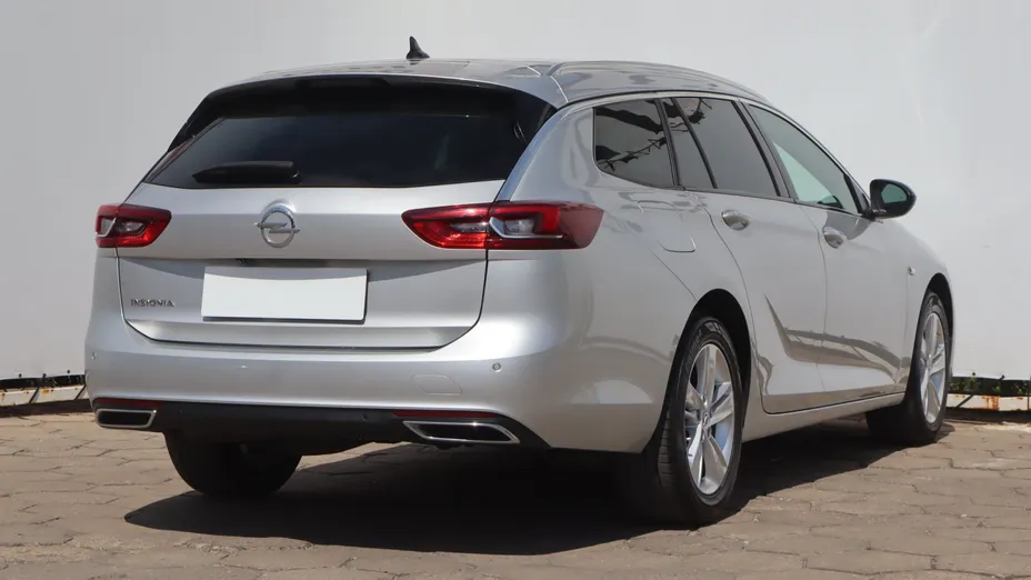 Opel Insignia -
