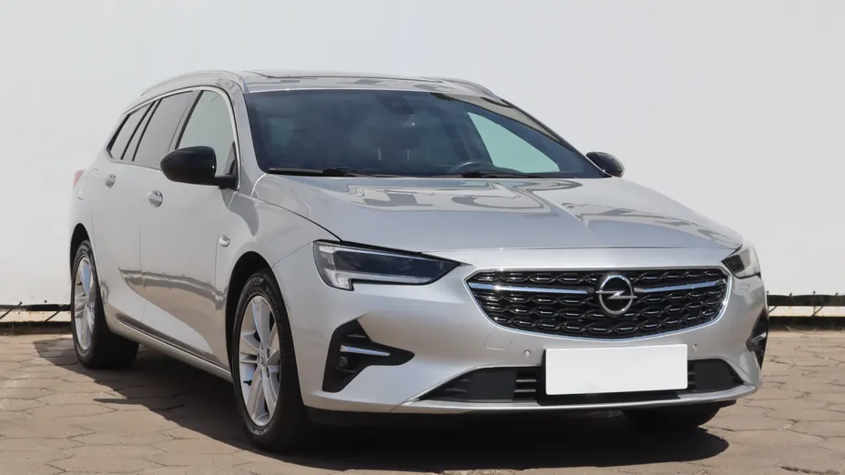 Opel Insignia -
