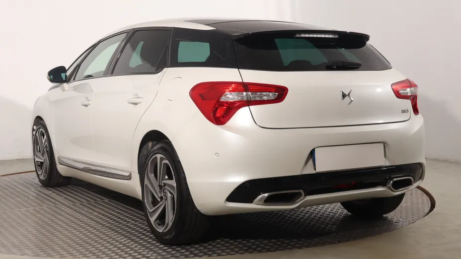 DS 5 -