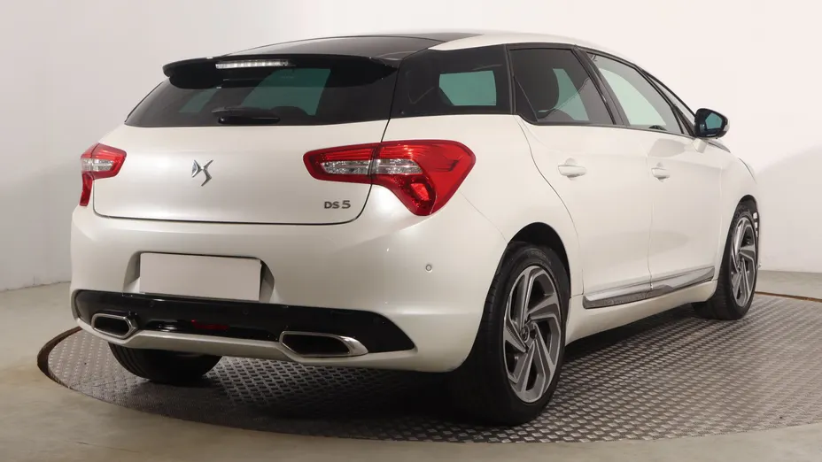 DS 5 -