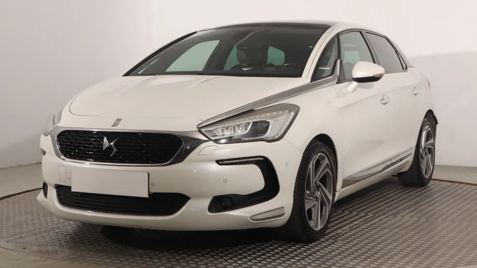 DS 5 -
